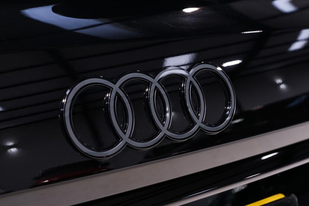 Audi SQ7 - Image 12