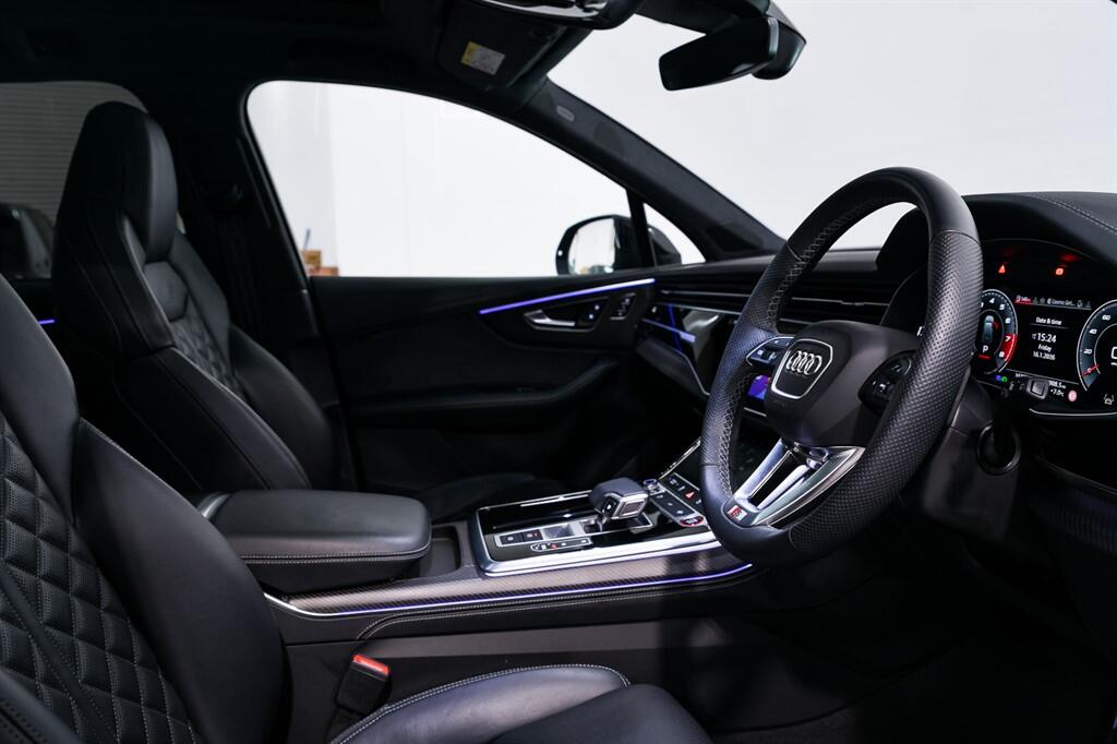 Audi SQ7 - Image 14