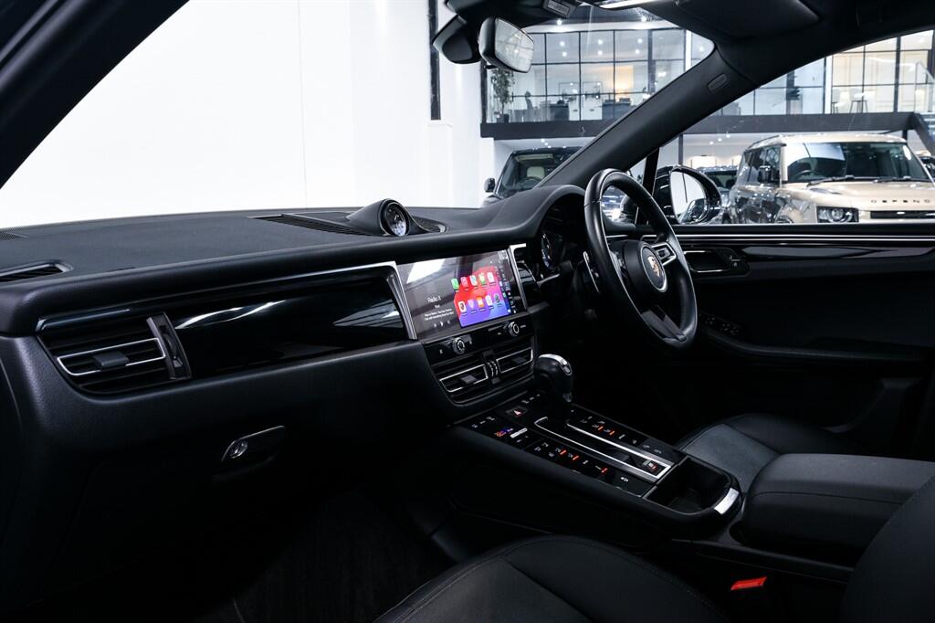 Porsche Macan - Image 13