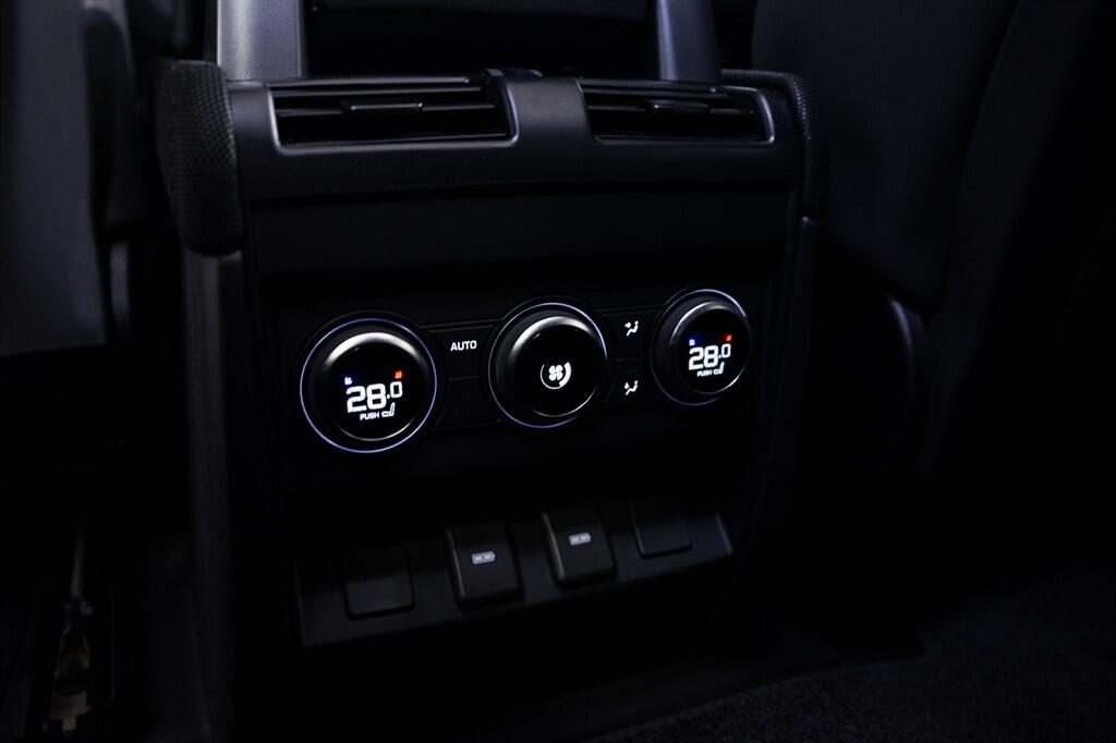 Land Rover Defender 90 - Image 19