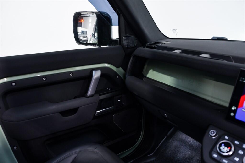 Land Rover Defender 90 - Image 20