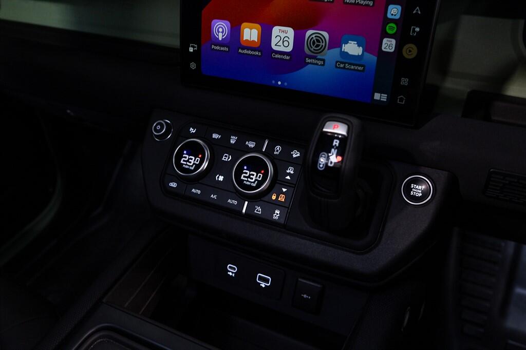 Land Rover Defender 90 - Image 21
