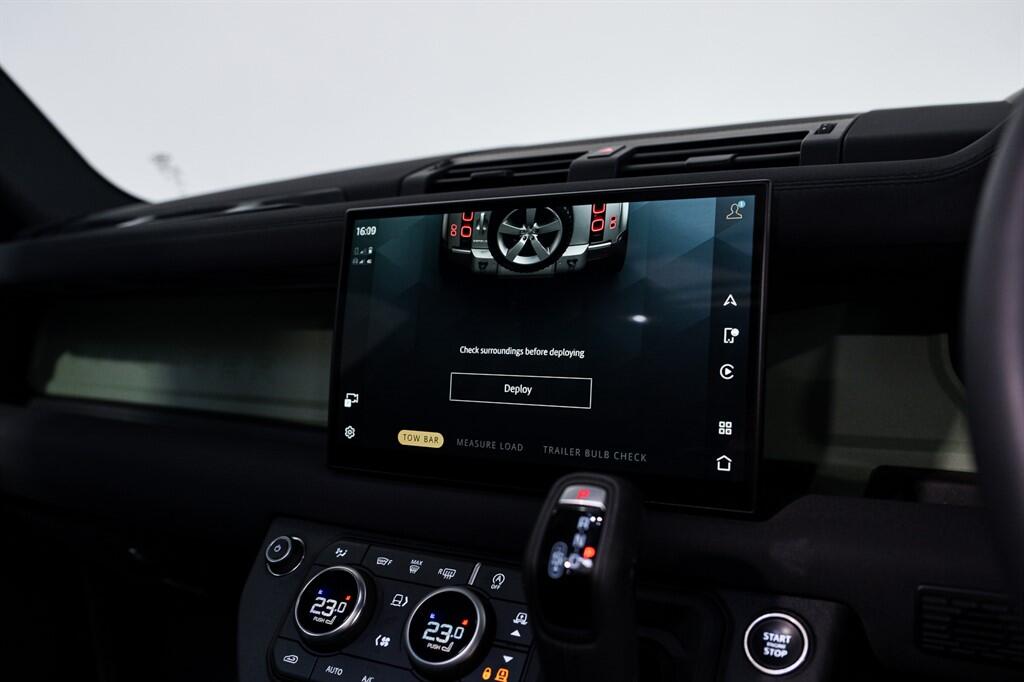 Land Rover Defender 90 - Image 26