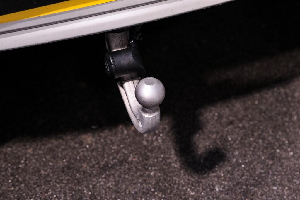 Land Rover Defender 90 - Image 27