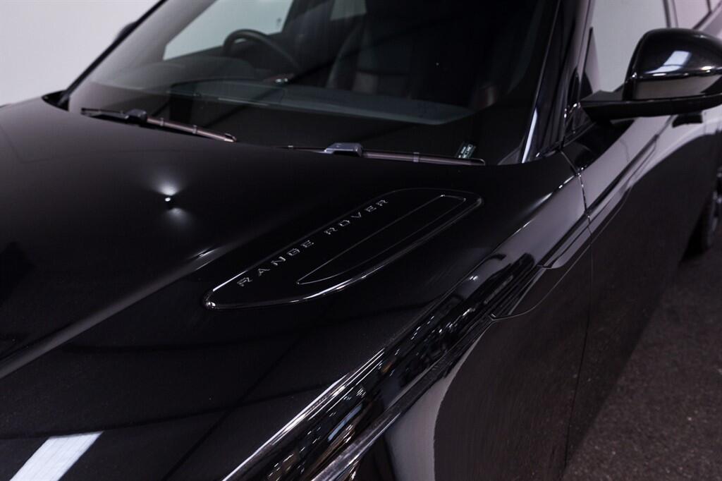 Land Rover Range Rover Velar - Image 12