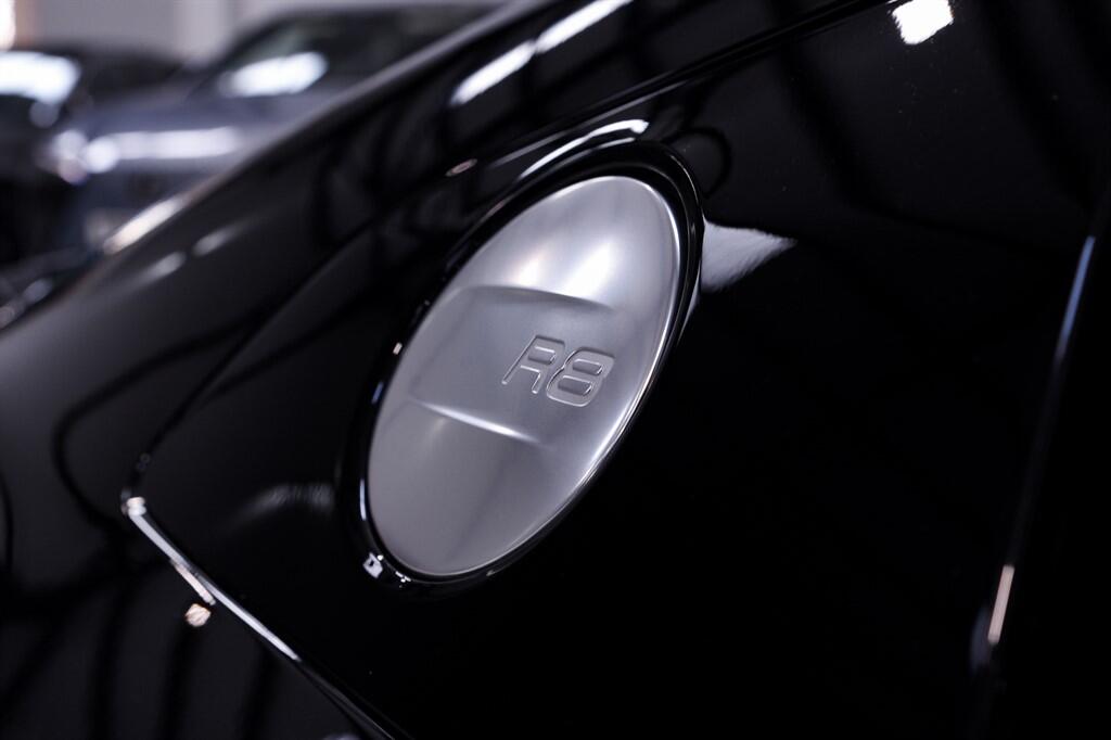 Audi R8 - Image 23