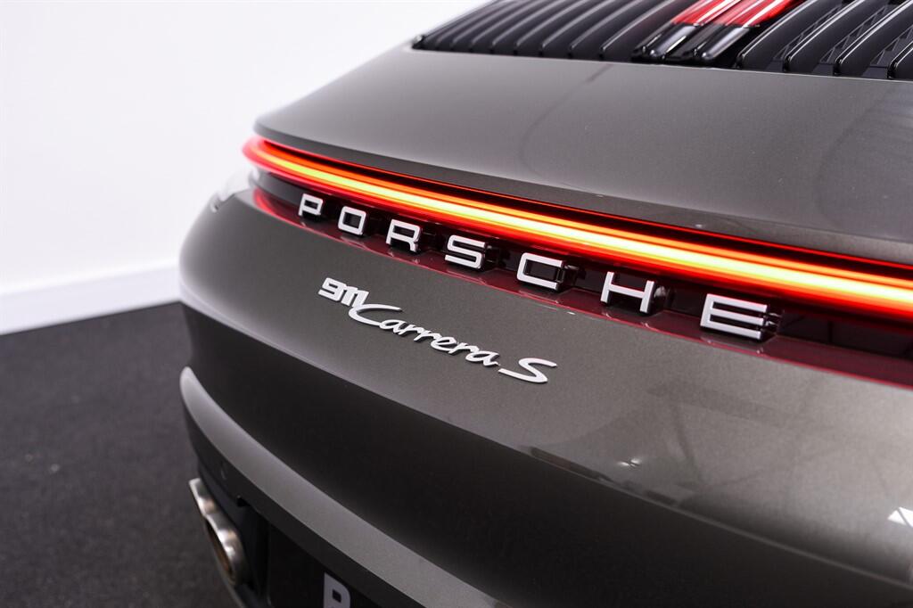 Porsche 911 - Image 9