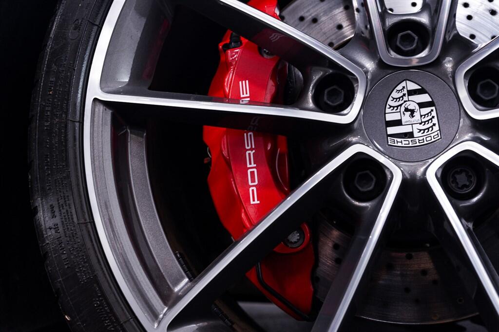 Porsche 911 - Image 12