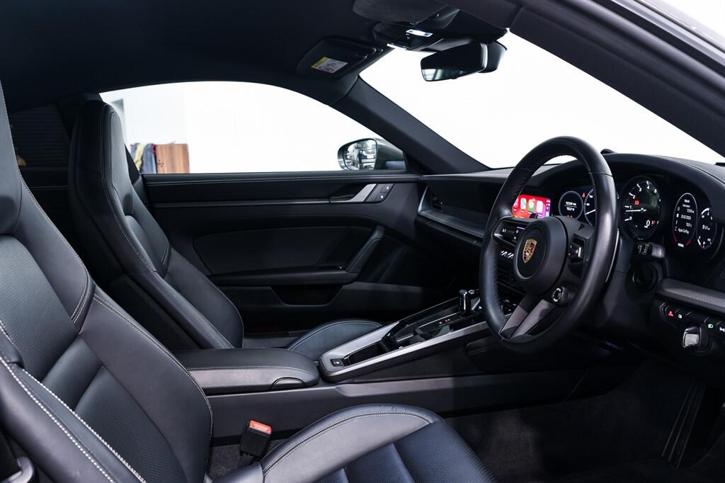 Porsche 911 - Image 16