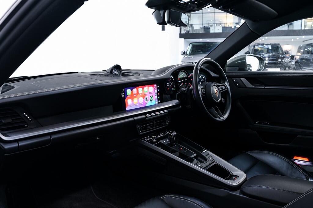 Porsche 911 - Image 18