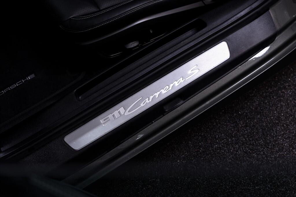 Porsche 911 - Image 22