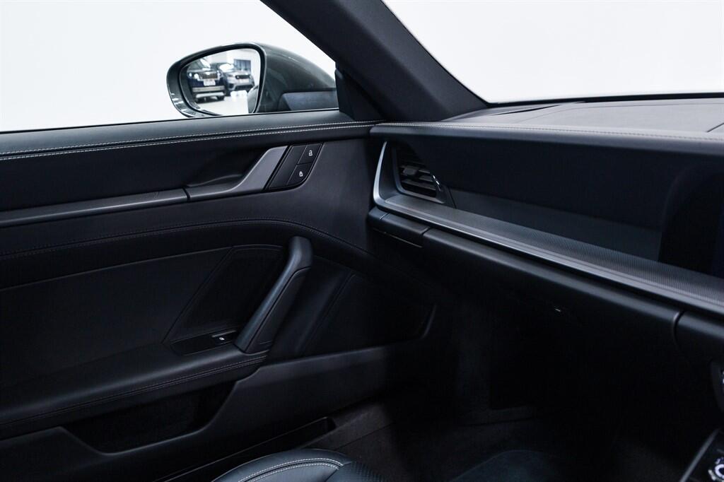 Porsche 911 - Image 23