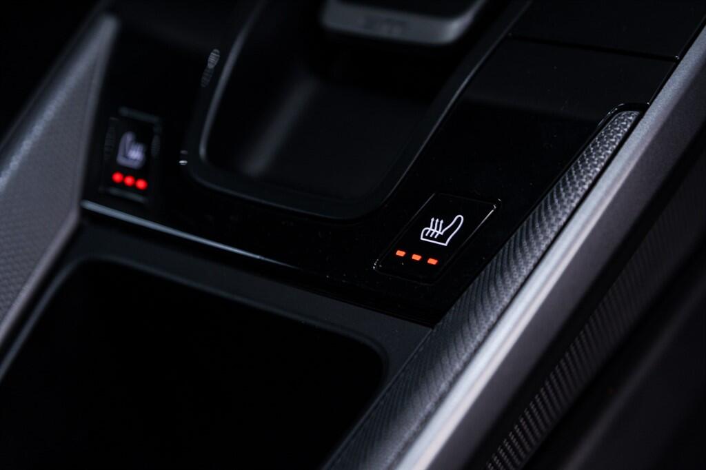 Porsche 911 - Image 25