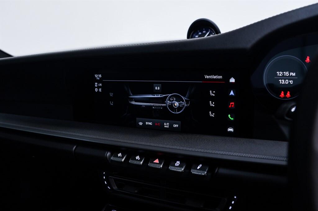 Porsche 911 - Image 38