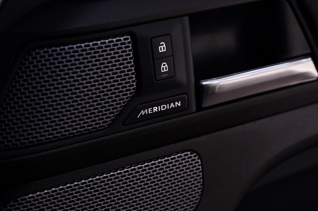 Land Rover Defender 90 - Image 36