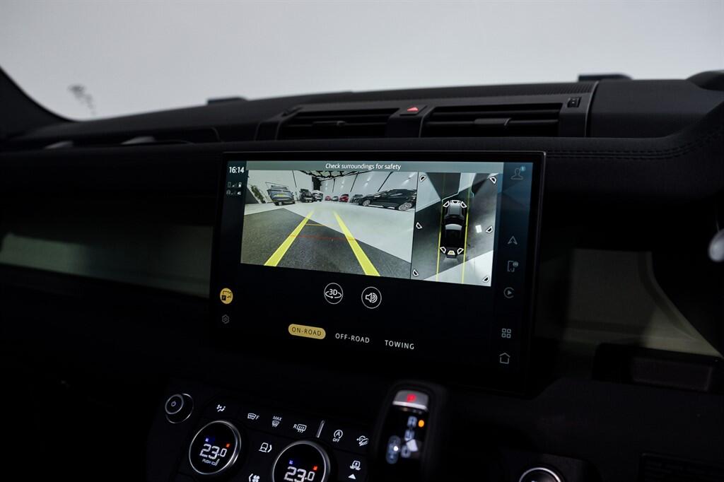 Land Rover Defender 90 - Image 38