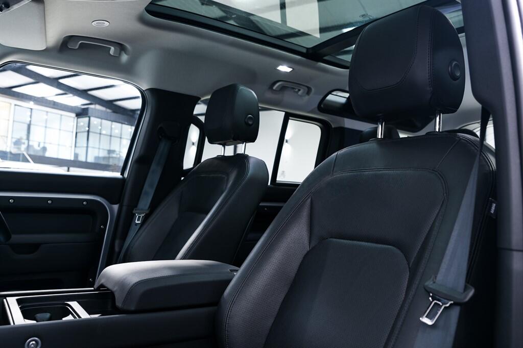 Land Rover Defender 110 - Image 16