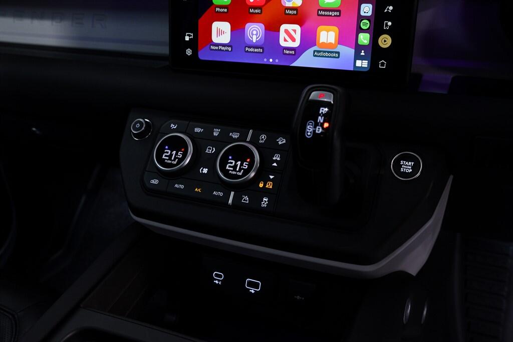 Land Rover Defender 110 - Image 19