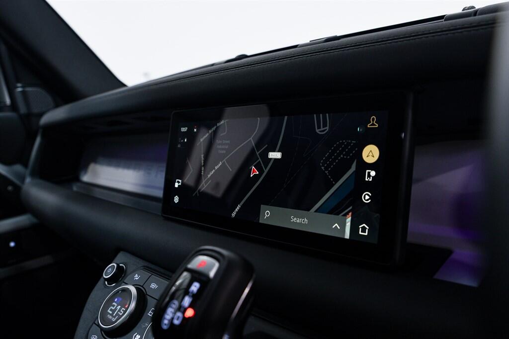 Land Rover Defender 110 - Image 21