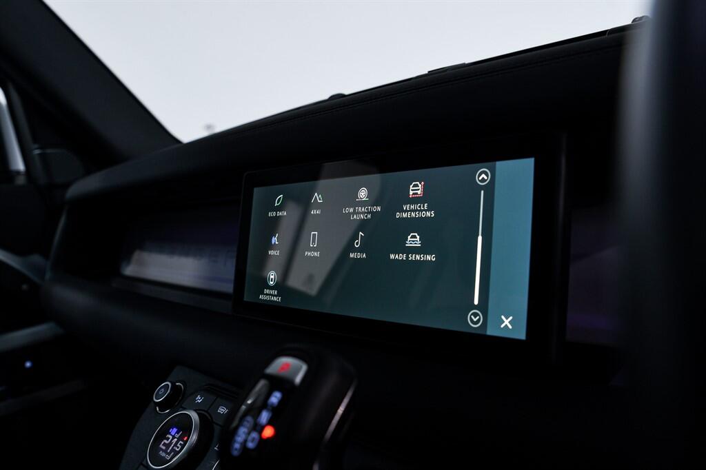 Land Rover Defender 110 - Image 24