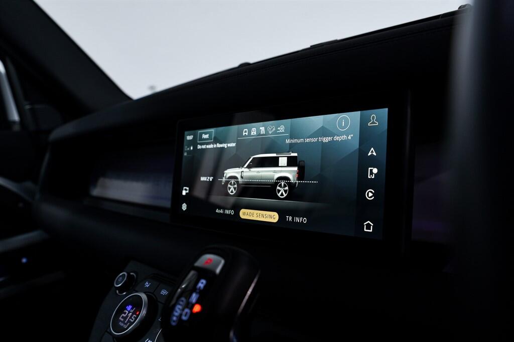 Land Rover Defender 110 - Image 28