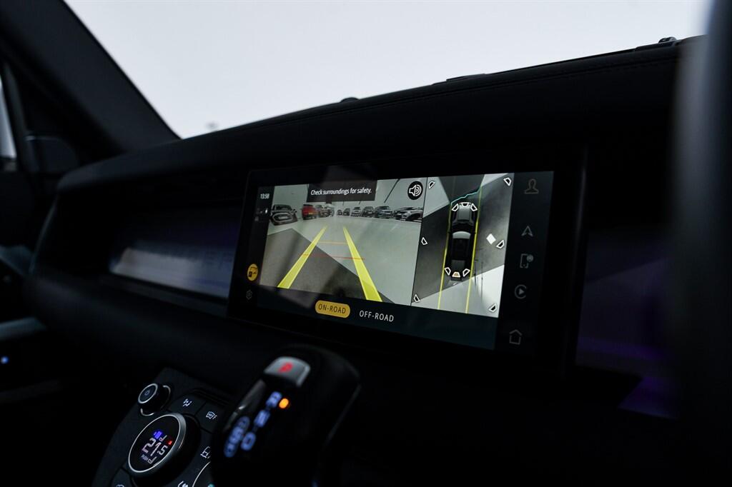 Land Rover Defender 110 - Image 30