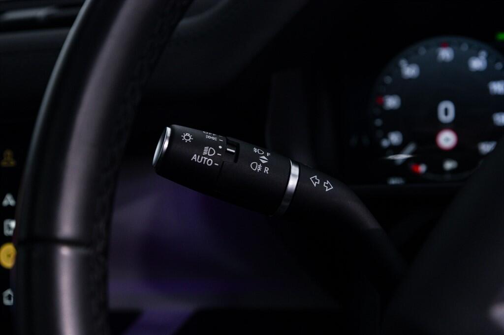 Land Rover Defender 110 - Image 33