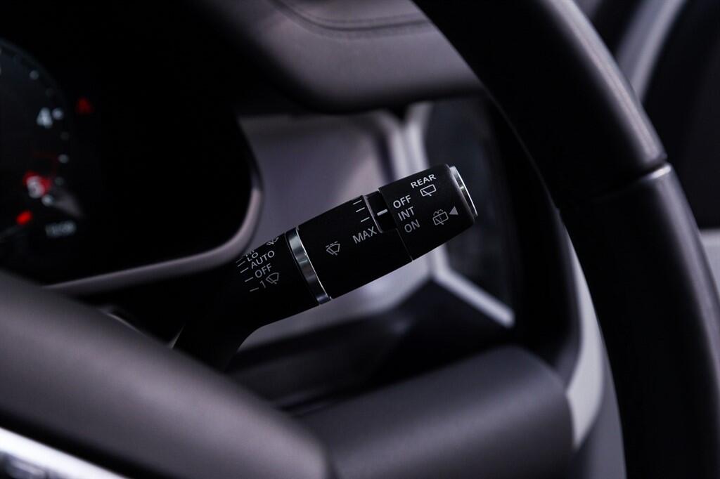 Land Rover Defender 110 - Image 34