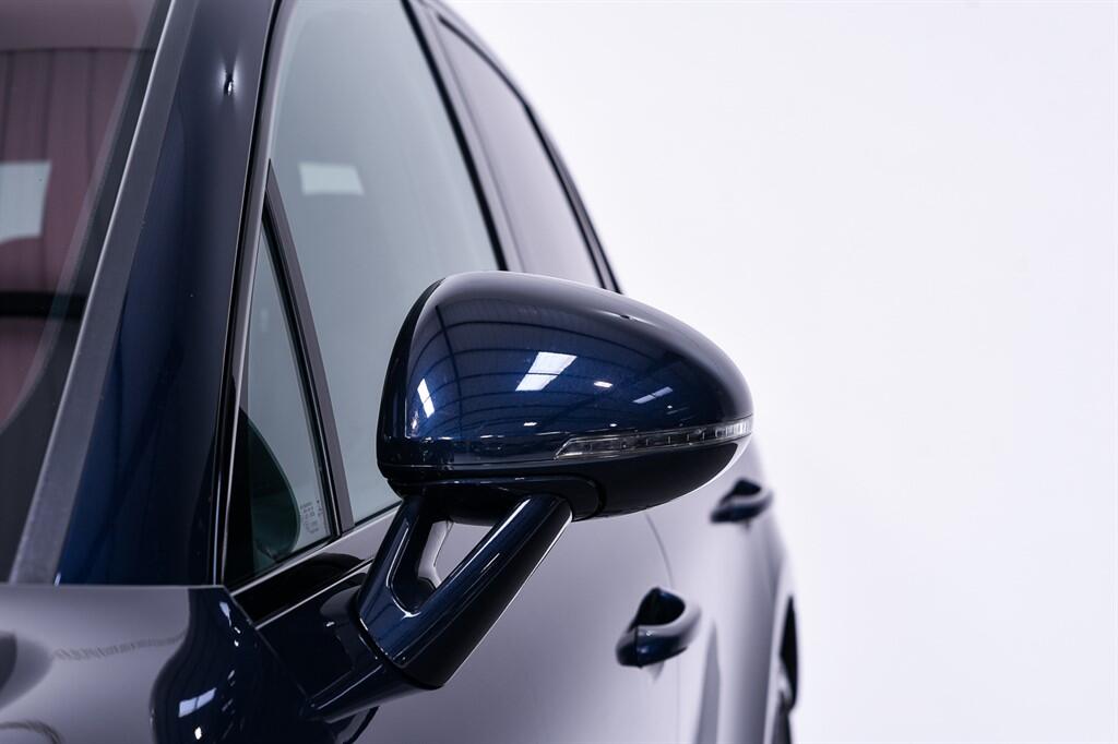 Porsche Macan - Image 12