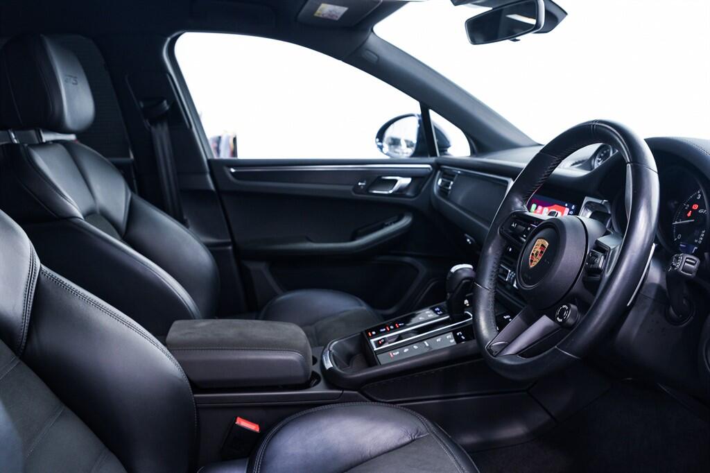 Porsche Macan - Image 15