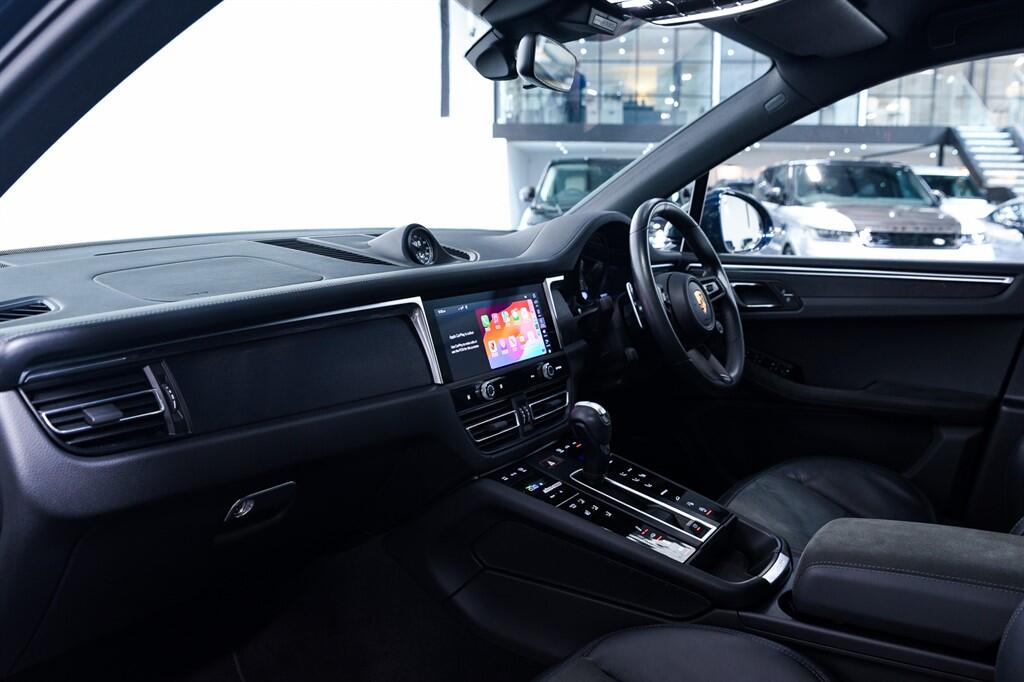 Porsche Macan - Image 17