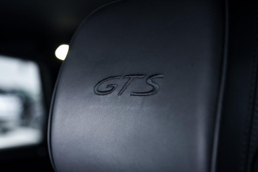 Porsche Macan - Image 23