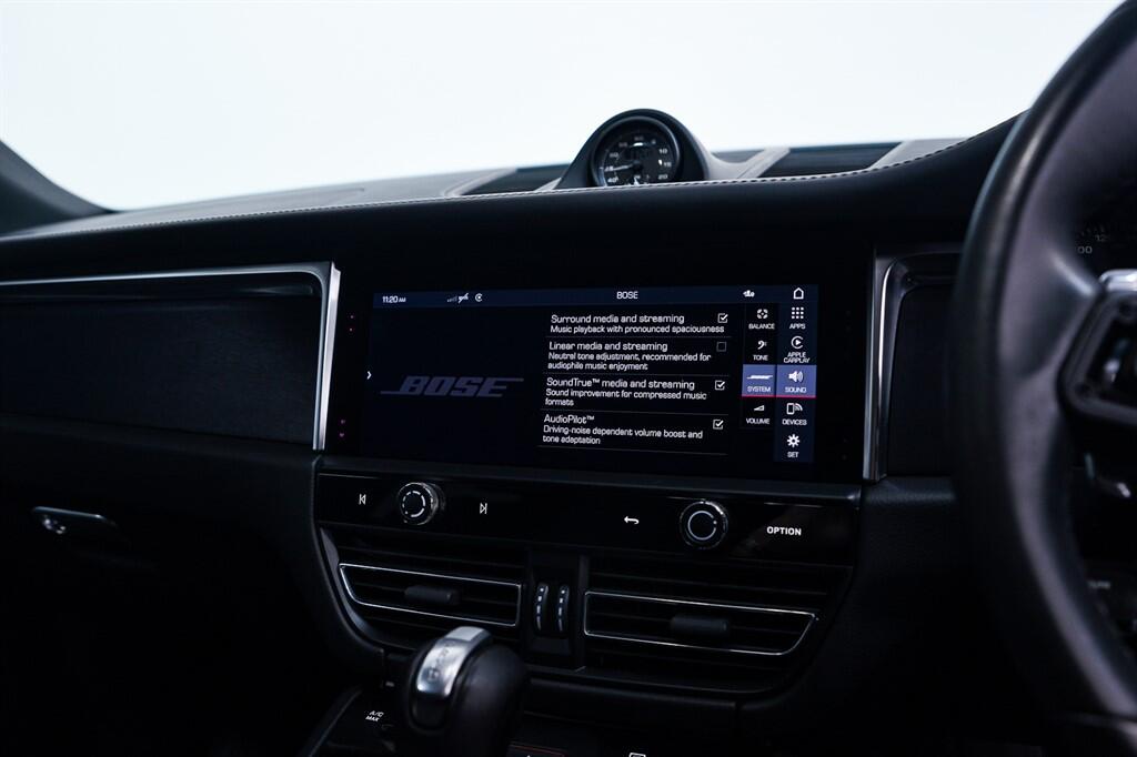 Porsche Macan - Image 29