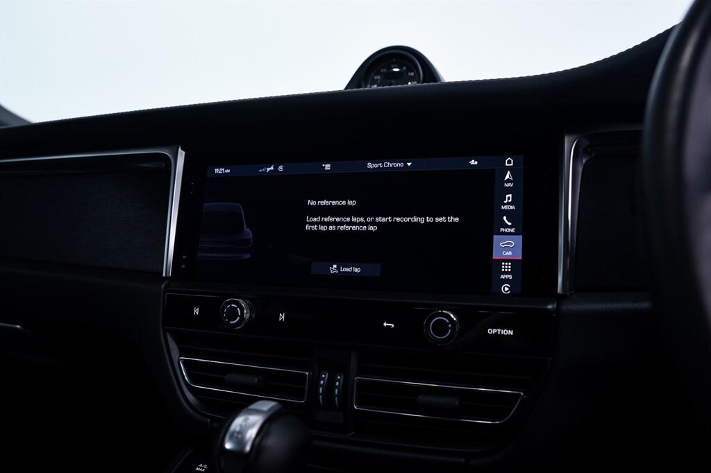 Porsche Macan - Image 30