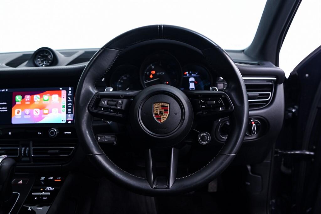 Porsche Macan - Image 31