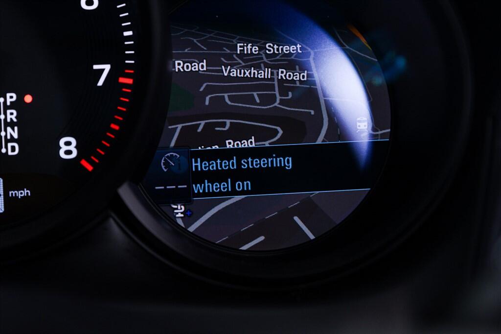 Porsche Macan - Image 32