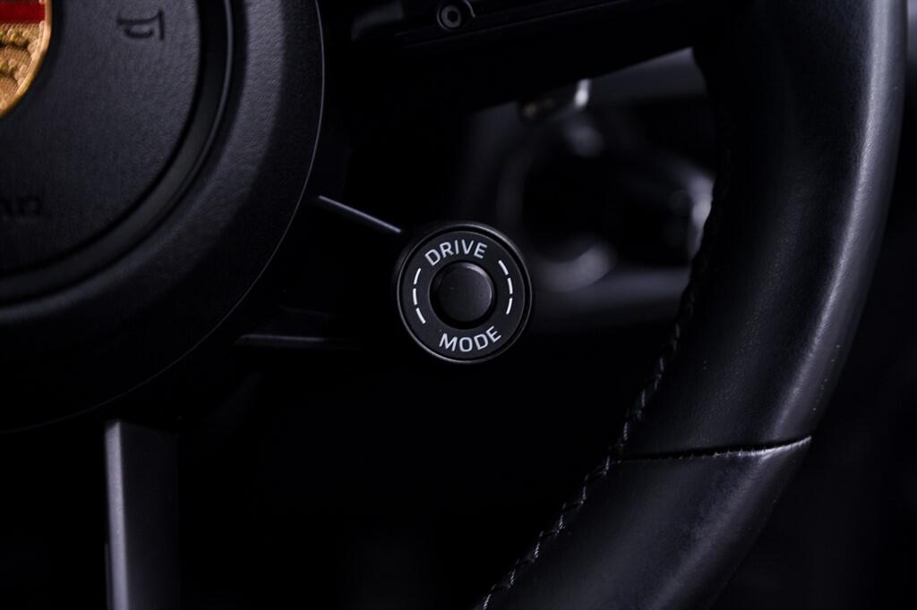 Porsche Macan - Image 33