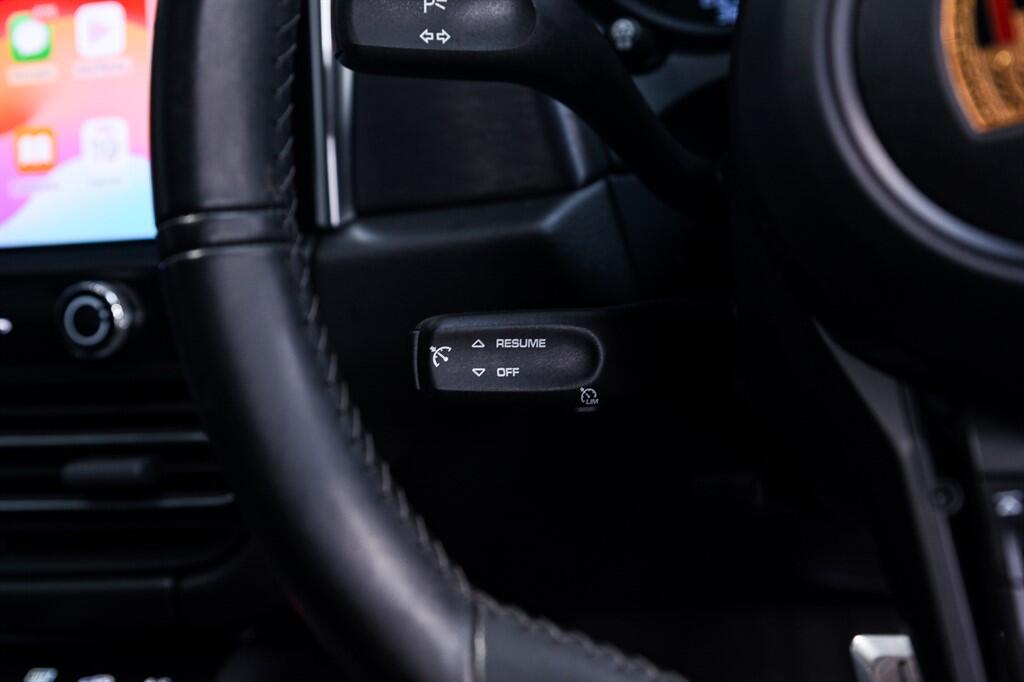 Porsche Macan - Image 34