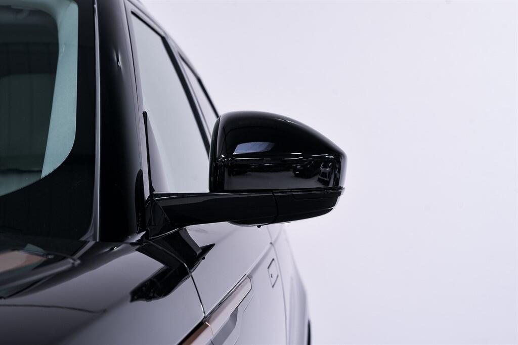 Land Rover Range Rover Velar - Image 10
