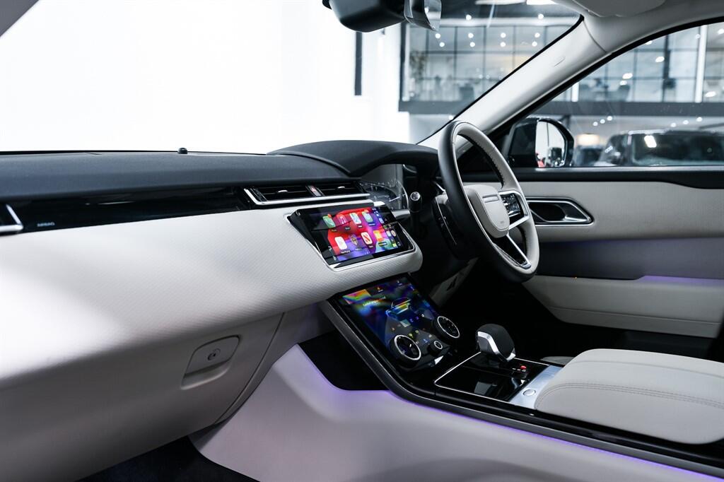 Land Rover Range Rover Velar - Image 13