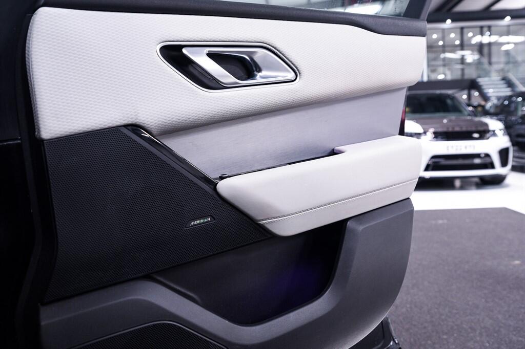 Land Rover Range Rover Velar - Image 29