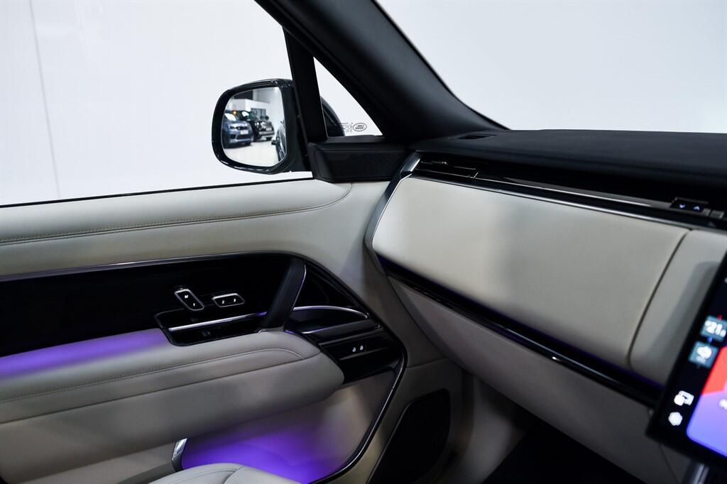 Land Rover Range Rover - Image 24