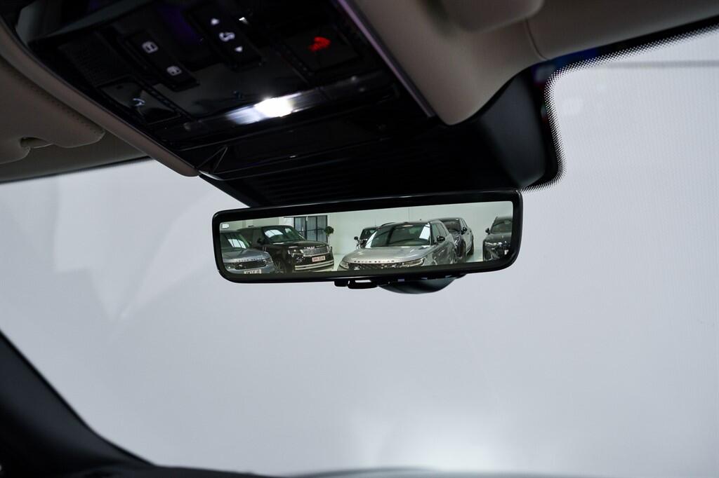 Land Rover Range Rover - Image 26