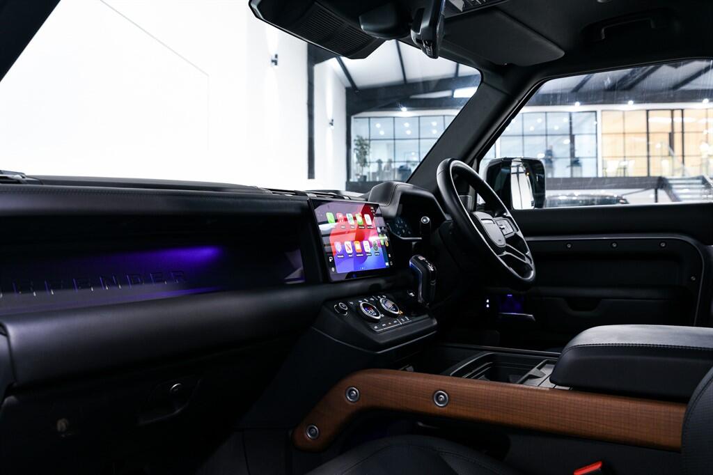 Land Rover Defender 130 - Image 18