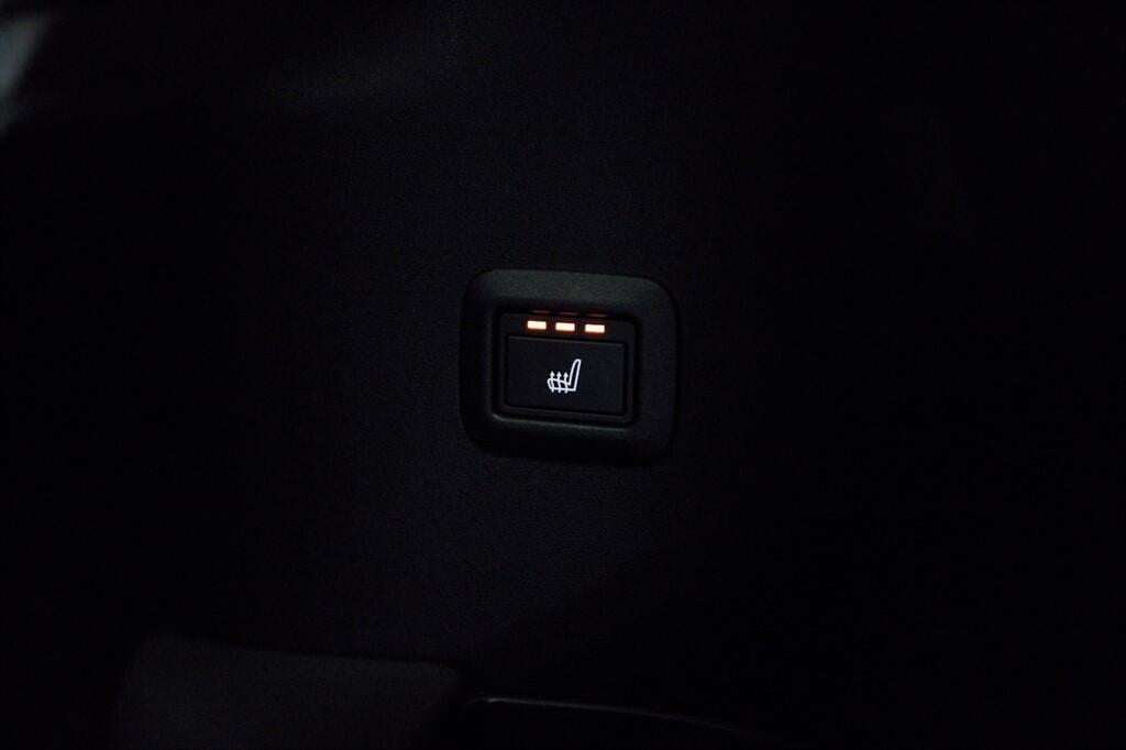 Land Rover Defender 130 - Image 23