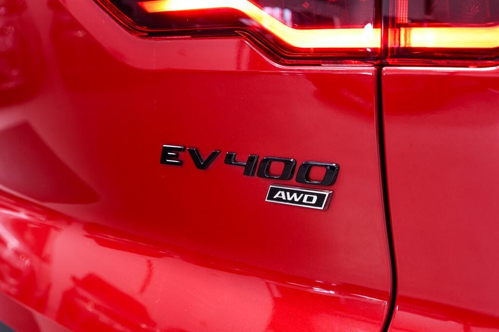Jaguar I-Pace - Image 11