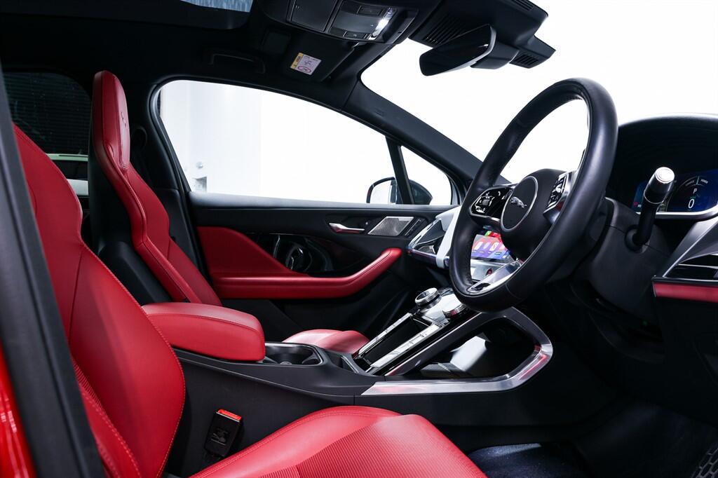 Jaguar I-Pace - Image 12