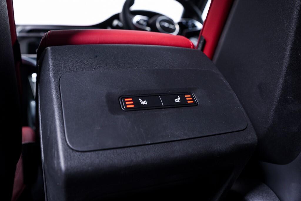 Jaguar I-Pace - Image 17