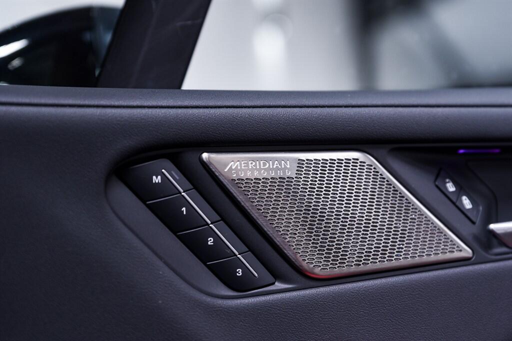 Jaguar I-Pace - Image 27