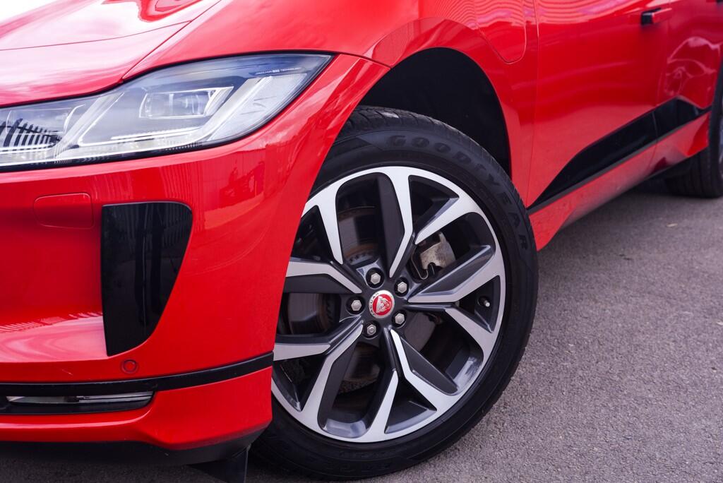 Jaguar I-Pace - Image 33